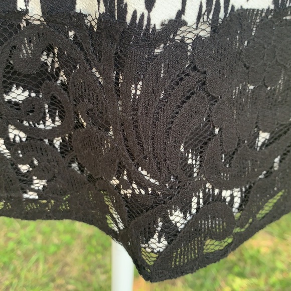 🔥NWOT Ann Taylor Black&White and Lace Blouse SzS - Picture 3 of 8